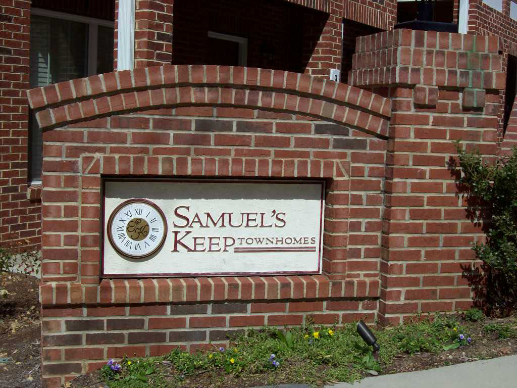 SamuelKeepentrance sign