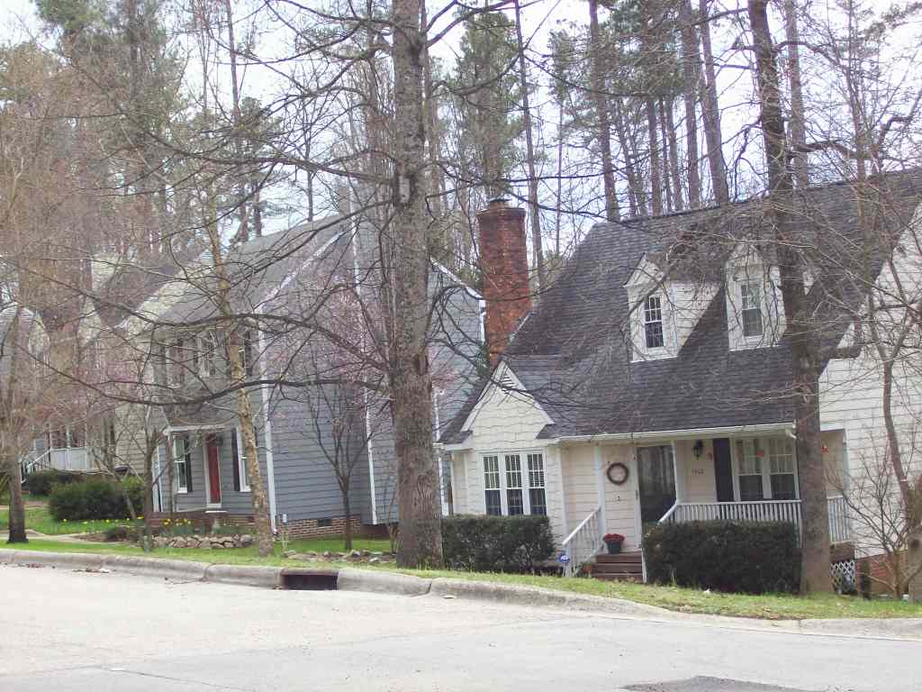 Amherst Creek streetscape